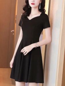 Heben สไตล์ใหม่แขนสั้น V คอสีดํา Professional ผู้หญิงชุด 2024 ฤดูร้อนกระชับสัดส่วนกลางเอว A-Line กระโปรงสําหรับสุภาพสตรี