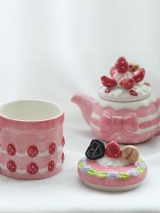 Creative Ceramic Strawberries Mugs Ins Style Cute Womens Tea Pot Gifts Milk Water Cups with Lid Pink Girl Heart European Style