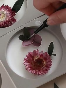 แว็กซ์หอม จี้อโรมา กลิ่นดอกไม้แห้ง เทียนน้ำหอมแบบแขวน สําหรับแขวนตกแต่งตู้เสื้อผ้า บ้านเ ทียน