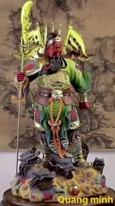 Tôn tượng Quan Công Đứng