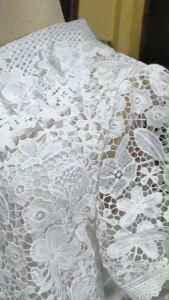 So Hot Issue เสื้อลูกไม้สีขาว เสื้อขาวใส่งานบวช ใส่ทำบุญ ใส่ไปวัด Freesize อก 42 ยาว 25 นิ้ว No.526 ส่งฟรี มีบริการเก็บเงินปลายทาง