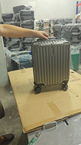 Swisx Star กระเป๋าล้อลาก 16นิ้ว เหมาะสำหรับไปเที่ยว2-3วันหรือให้เด็ก สามารถนำขึ้นเครืองได้สบาย