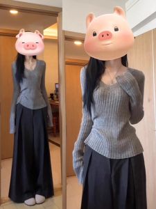 เสื้อสเวตเตอร์คอวีสีเทา แขนยาว ทรงสลิมฟิต สำหรับผู้หญิง ฤดูใบไม้ร่วง/ฤดูหนาว 2025 แฟชั่นใหม่ เสื้อชั้นในสุดเก๋