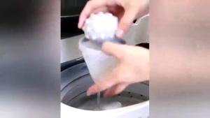 1pcs Floating Pet Fur Lint Catcher Reusable Clothes Cleaning Ball Mesh Bag for Washing Machine