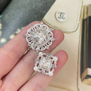 กระดุมมุกผสมโลหะสำหรับเสื้อโค้ท เสื้อสเวตเตอร์ กระโปรง กระดุมตกแต่งสำหรับเสื้อผ้า DIY สำหรับบ้าน วัสดุอื่นๆ สำหรับงานฝีมือ