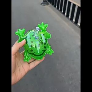 ลูกโป่งกบพองเรืองแสง Prince Kitten Stall ของเล่น Night Jumping Street Vendor ของเล่นจากจีนแผ่นดินใหญ่ AE Stock