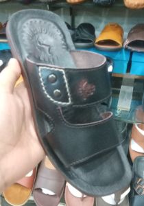 sandal untuk pria dewasa