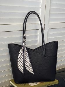 Large Capacity Womens Shoulder Bag Versatile Commuter Tote Bag Underarm Bag Trendy Fall Winter New 2024 Quality Handbag