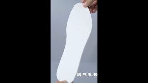 แผ่นพื้นรองเท้ายางพารา แบบยืดหยุ่นสูง ดูดซับเหงื่อได้ดี สวมใส่สบาย จํานวน 1 คู่  Sports insole