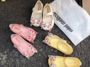 New Melisa with the same summer childrens fashion fishmouth strawberry print jelly shoes Girl fragrant Princess single shoes