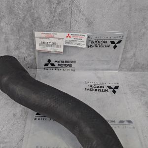 SELANG INTERCOOLER NO1 OUTLET OUT TRTION L200 KB4T KB7T PAJERO SPORT MN171051