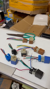 COMBO 2 rơ le Nissan 4 chân 5 chân 6 chân 12v dùng trong ô tô xe tải kèm đế