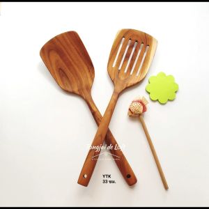 ตะหลิวไม้สักทอง มีรู เซาะร่อง ตะหลิวไม้สัก ตะหลิว ตะหลิวมีรู ตะหลิวไม้สักหน้าใหญ่ ตะหลิวผัด ตะหลิวใช้กับกระทะเทปล่อน spatula flipper fryingpan เครื่องครัวไม้ ภาชนะไม้ ตะหลิวเฉียง ตะหลิวไม้สักมีรู