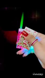 HỘP QUẸT BẬT LỬA GA KHÒ THIẾT KẾ TRƯỢT ĐÁNH LỬA TRONG SUỐT LỌ THIÊN KÈM ĐÈN LED