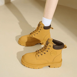 hotsale🔥 Boots for Men Casual Fashion Cowboy Leather Martin Boots Anti-slip men s boots fashion engineer boots high quality men shoes