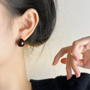 Red Earrings Womens New 2024 Trendy High-End Vintage Personality Small Audience Ear Jewelry Alloy Plated Silver Gold Geometric Pattern