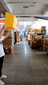 ห้องน้ำแมวตัวใหญ่ ใหญ่กระบะทรายแมว กระบะทราย มีให้เลือก 3 สี กันลื่นด้านล่าง การออกแบบที่โปร่งใส พื้นที่มากมาย