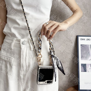 Retro Fashionable Samsung ZFlip6 ZFlip5 W24Flip Phone Case Womens Foldable Screen Full Cover Protective Shell with Silk Scarf Hand Chain Crossbody Hanging Rope