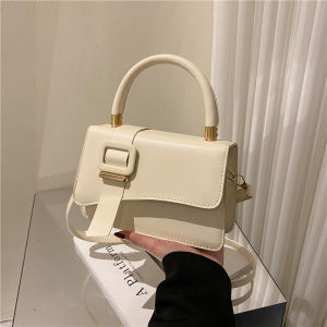 กระเป๋าทรงสี่เหลี่ยมเล็กแฟชั่นสําหรับผู้หญิงฤดูร้อนปี 2022 สินค้าใหม่กระเป๋าสะพายข้างไหล่อเนกประสงค์พร้อมสไตล์ลําลอง