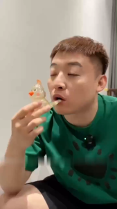 AI-M382 Whistle Peluit Mainan Anak Lucu Toy Isi Air Suara Burung Dengan Tali / Mainan Anak Peluit