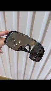 2025 New Trendy Women Outdoor Cycling Sunglasses UV400 Windproof Sunshade Goggle PC Man Polarized Sports Glsses for Travel