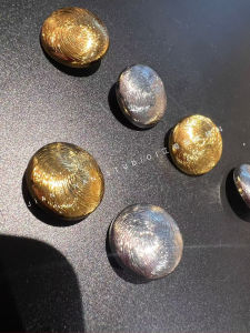 กระดุมโลหะสไตล์วินเทจแบบสองสี กระดุมเสื้อสูทแบบหมุนเวียน กระดุมเสื้อสเวตเตอร์คาร์ดิแกน กระดุมเสื้อโค้ท กระดุมเสื้อโค้ท