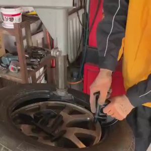 Tire stripping machine tire removal machine accessories tire pressure block tire clamp pulling fixture wheel hub auxiliary tire installation tool