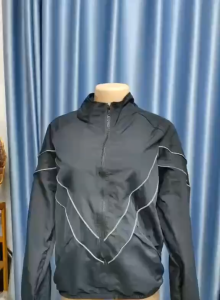 พร้อมส่งในไทย เสื้อแขนยาวเท่ห์ เท่ห์ ชายหญิงใส่ดูดี แฟชั่น เรียบหรู เสื้อตัว วี