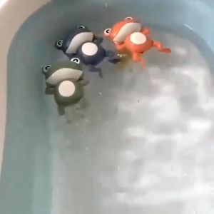 [Bisa Cod] Ollykids MA10 Mainan Mandi Anak Katak Lucu Bisa Bergerak Di Air Bath Toys Mainan Kodok Air