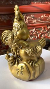 Tượng gà gia đình bằng đồng (DxRxC 20x10x24cm nặng 18kg)
