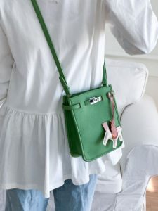 Compact Vertical Mobile Phone Bag Crossbody Bag for Outdoor Use Small Niche Design Kelly Bag Casual Leisure Crossbody Bag