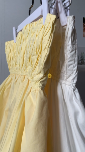 2 lớp Xếp ly điệu đà thân trước Cut out phần lưng Áo ống chất xi xịn dày dặn bo chun tùng bí xoè bồng bềnh dễ thương màu vàng nhạt / trắng cam kết nhận hàng như video shop tự quay KATI TOP