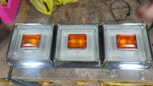 J101S13 TAIL LAMP (MENTOL TYPE ) UNIVERSAL FOR ALL LORRY TRUCK USE BULB TAIL LIGHT LAMPU BELAKANG LORRY J264