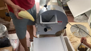 Máy cắt hạt lựu công nghiệp máy cắt thái củ quả công nghiệp phục vụ nhà hàng quán ăn chế biến thực phẩm.. phục vụ nhà hàng quán ăn chế biến thực phẩm