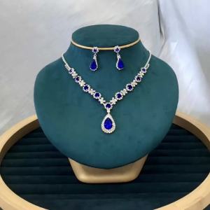 Simple and Atmospheric Water Droplet Necklace Earrings Two-Piece Set as a Surprise Birthday Gift for Girlfriend and Best Friend