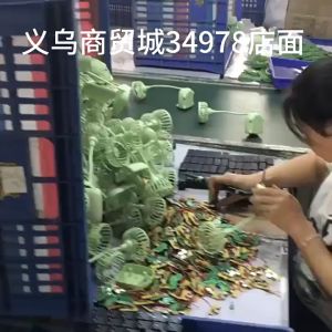 Quạt cầm tay panda gấu trúc kèm chân đế để điện thoại LILA QUATPA656