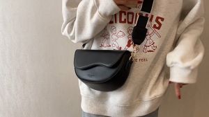 Baggie (Ready Stock) Women Saddle Bag Classic Retro Style Crossbody Shoulder Handbag Woman Niche Beg Tangan Wanita Murah