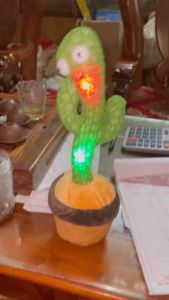 Đồ chơi cho bé đồ chơi cây xương rồng nhảy múa nhại giọng phát nhạc múa hát cùng bé BabyUS