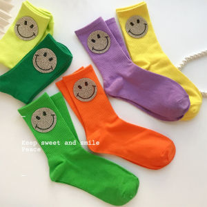 ถุงเท้ารองเท้าบูทสั้นแฟชั่นหน้ายิ้มประดับพลอยเทียมสีเขียวแบบออริจินัลถุงเท้าแบบซ้อนอินเทรนด์สีลูกกวาดลายแนวตั้งสไตล์เกาหลีแมทช์ลุคง่าย