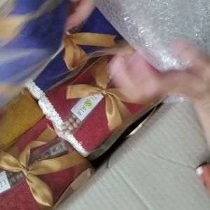 SOUVENIR UMROH SAJADAH POLOS TURKI BONUS TASBIH KAYU BESAR DEWASA TENUN TAHLILAN AQIQAH