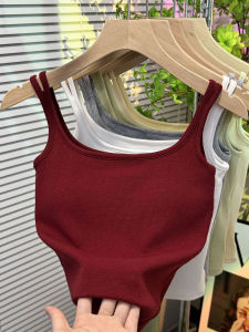 เสื้อกั๊กสั้นคอเหลี่ยมแขนกุดแบบมีแผ่นรองหน้าอกสำหรับผู้หญิงในช่วงฤดูร้อนปี 2025 สีแดง ป้องกันหน้าอก แขนกุด ทรงเข้ารูป