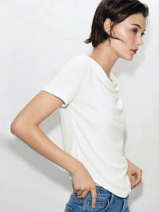 AMII | Flutter Neck Asymmetric Hem Gathered Elastic T-shirt