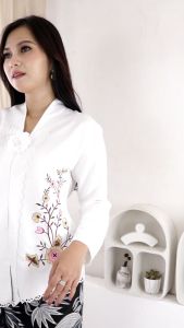 Terbaru Atasan Kebaya Modernt Dengan Bordir: Kebaya Elegan untuk Berbagai Acara