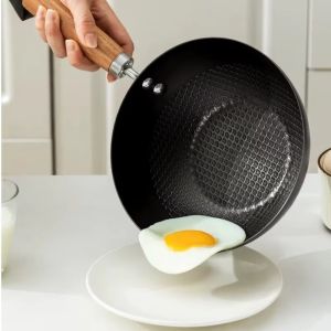 Small Wok 20/24cm Household Cast Iron Non-stick Steak Food Pan for Gas Stove Induction Cooker - Kitchen Frying Essential