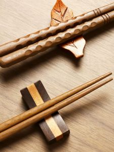 Premium Indonesian Ironwood Wooden Chopsticks Anti-Mold Anti-Slip Sharp Tip Chopsticks for Home Use High-End Dining Utensils