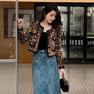 เสื้อตัวนอกแบบสั้นคอกลมแขนยาวปักเลื่อมแนววินเทจใส่คู่กับชุดยี่ห้อ Fujia Jin Jin ดูแพง