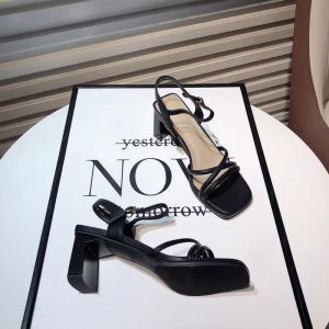 Retro Fashionable Chunky Heeled Sandals