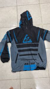 Jaket Parasut Olahraga: Pilihan Terbaik untuk Aktivitas Sehari-hari