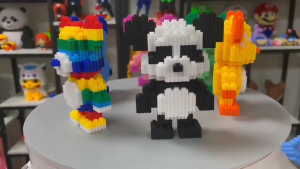 Blok Binaan 暴力熊积木益智玩具 Bearbrick Building Block 创意卡通公仔儿童益智拼装小颗粒玩具模型 Cute Micro Bricks Toy Figure Kids