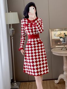สีแดง ลายสก็อต ถัก เดรส ผู้หญิง ฤดูใบไม้ร่วง ฤดูหนาว คริสต์มาส ปีใหม่ เรียบหรู ฐานสวมใส่ด้านในสําหรับสุภาพสตรี เสื้อสเวตเตอร์ เดรส สไตล์น้ําหอม